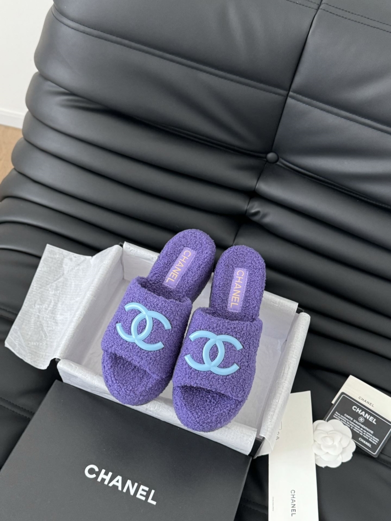 Ch**el slippers